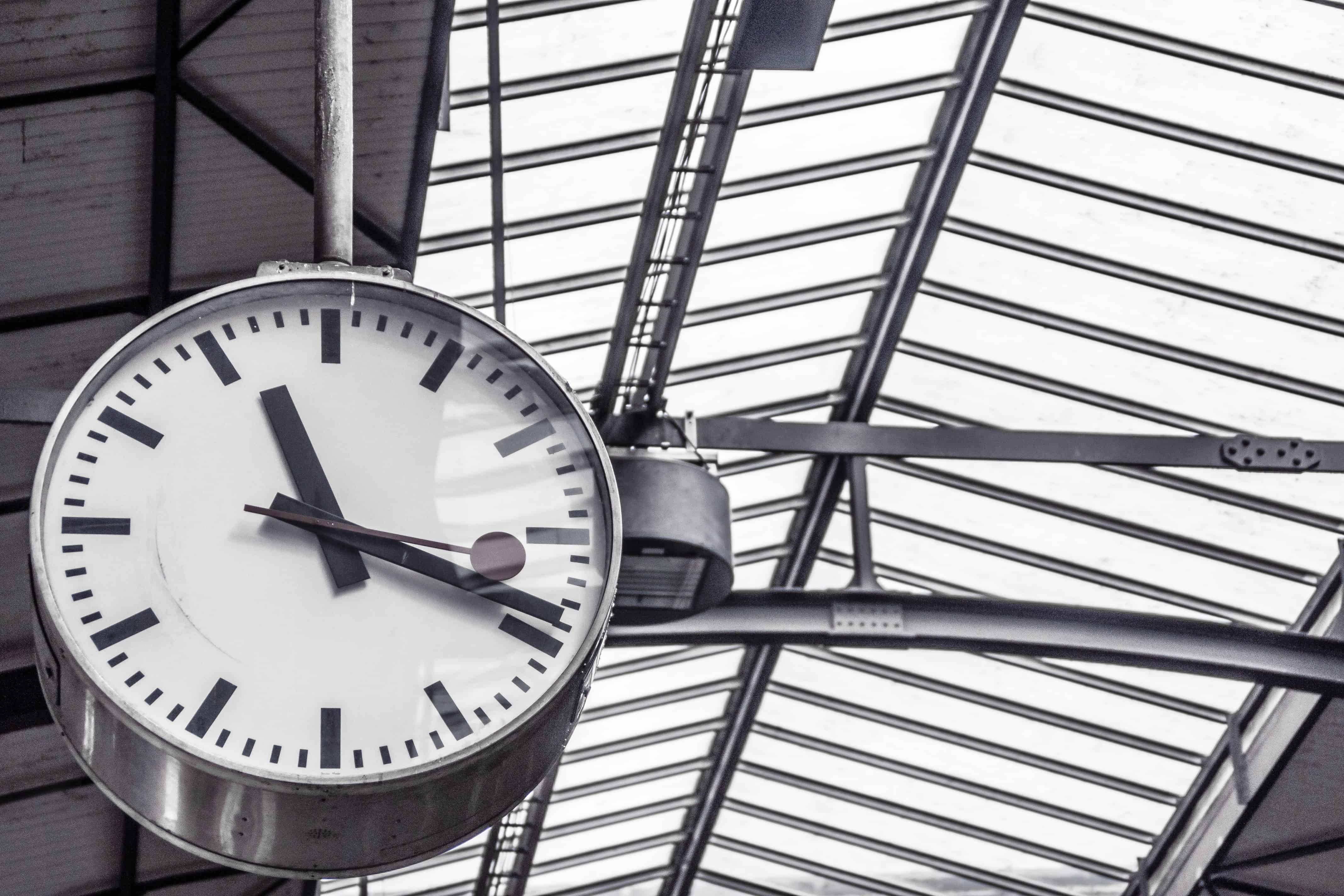 clock in building - PayReel