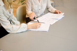 Women working together - Payreel